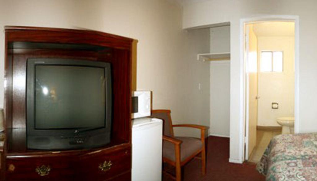 Sunset Inn And Suites Уэст-Сакраменто Номер фото